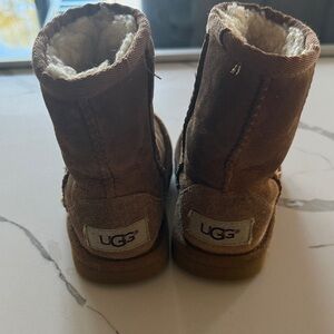 UGG Short Shearling Lined Boots — Chestnut Brown